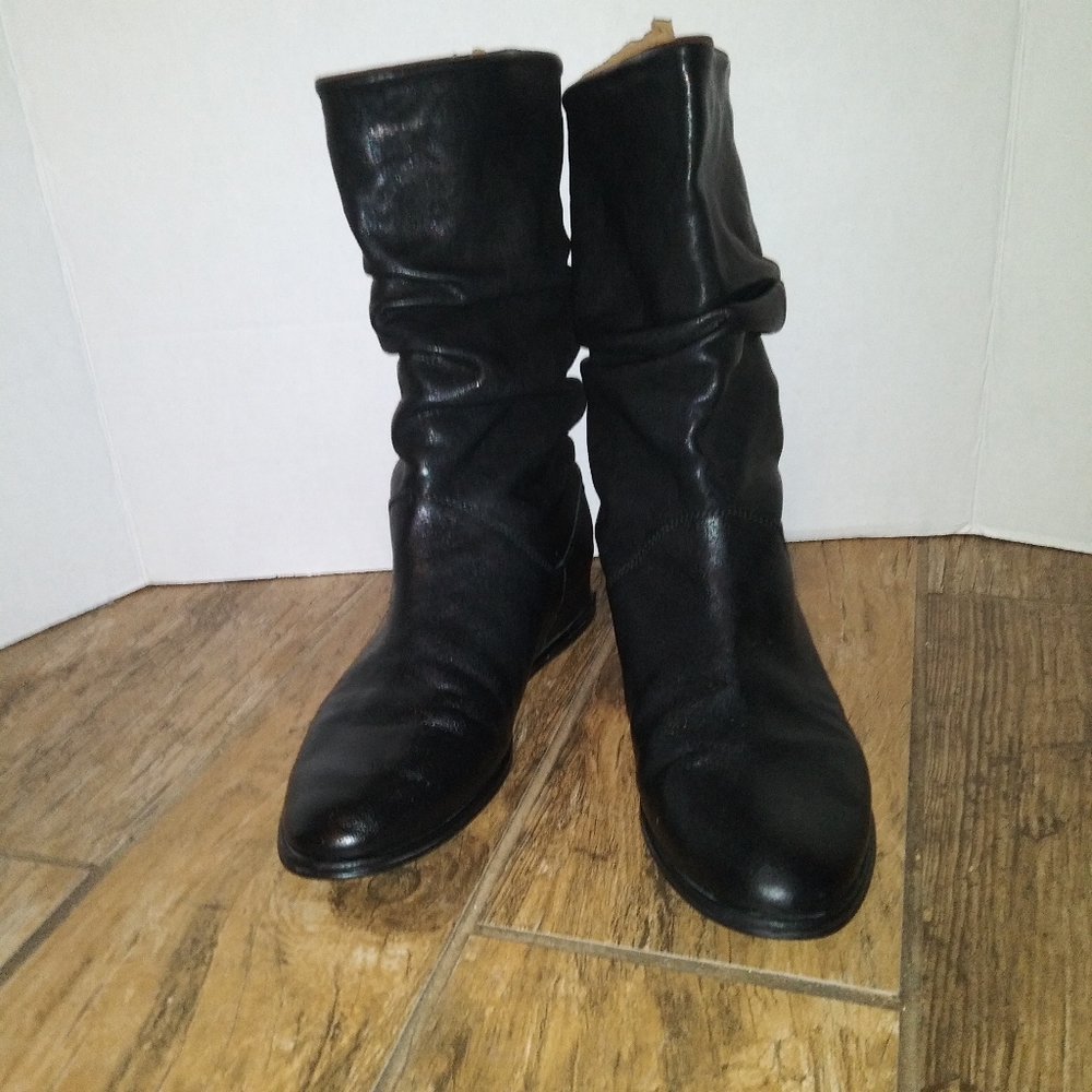 Stuart Weitzman Calf Wedge - Picture 3 of 7